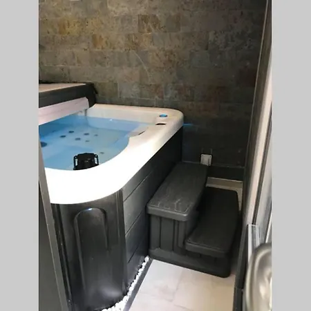 Logement Ind. Neuf Avec Jacuzzi Prive La Rochelle *