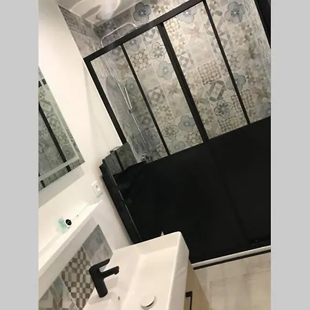 Logement Ind. Neuf Avec Jacuzzi Prive La Rochelle *